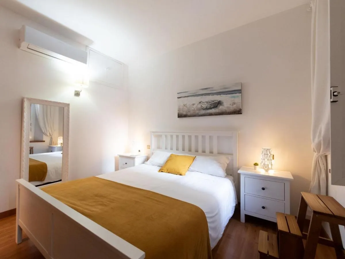 The Best Rent - Stylish One-Bedroom Apartment In Piazza Barberini Rome