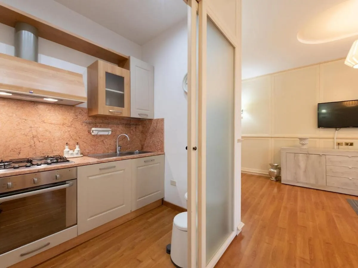 The Best Rent - Stylish One-Bedroom Apartment In Piazza Barberini Rome
