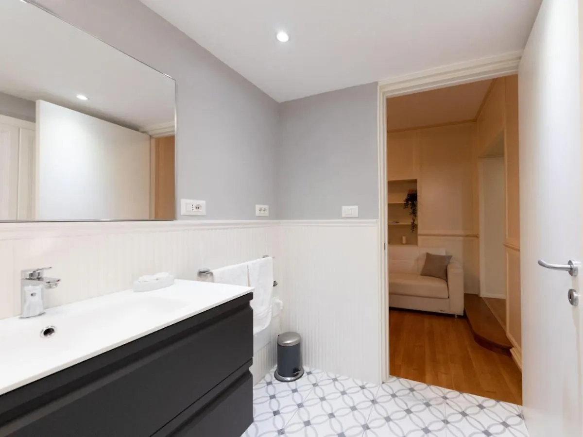 The Best Rent - Stylish One-Bedroom Apartment In Piazza Barberini Rome 0*,  Italy