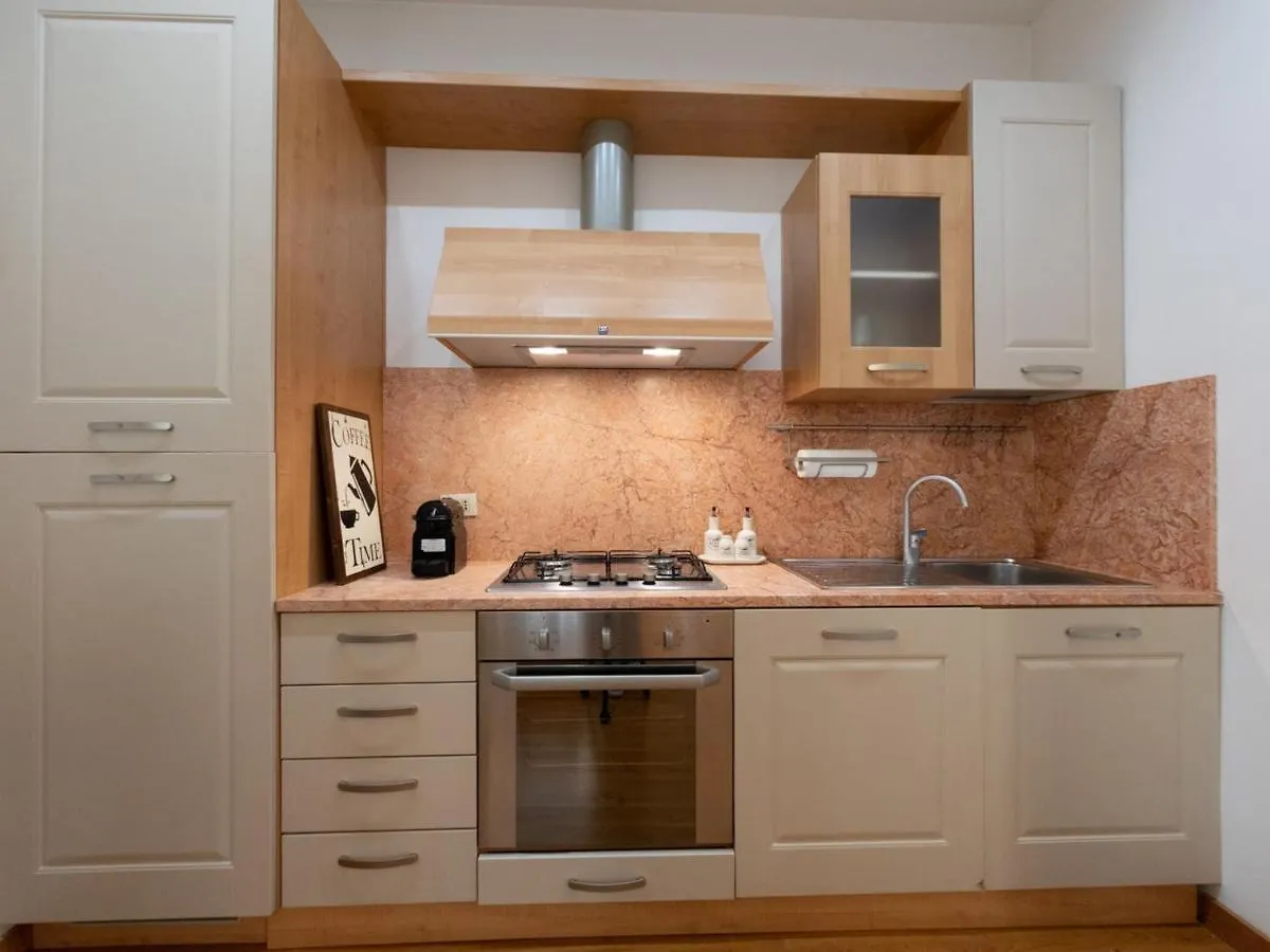 The Best Rent - Stylish One-Bedroom Apartment In Piazza Barberini Rome 0*,