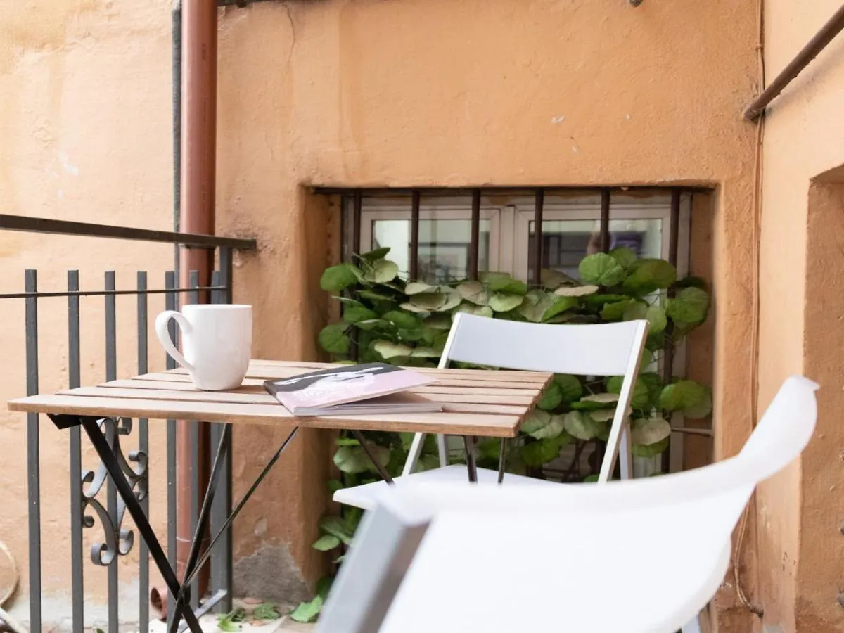 The Best Rent - Stylish One-Bedroom Apartment In Piazza Barberini Rome Italy