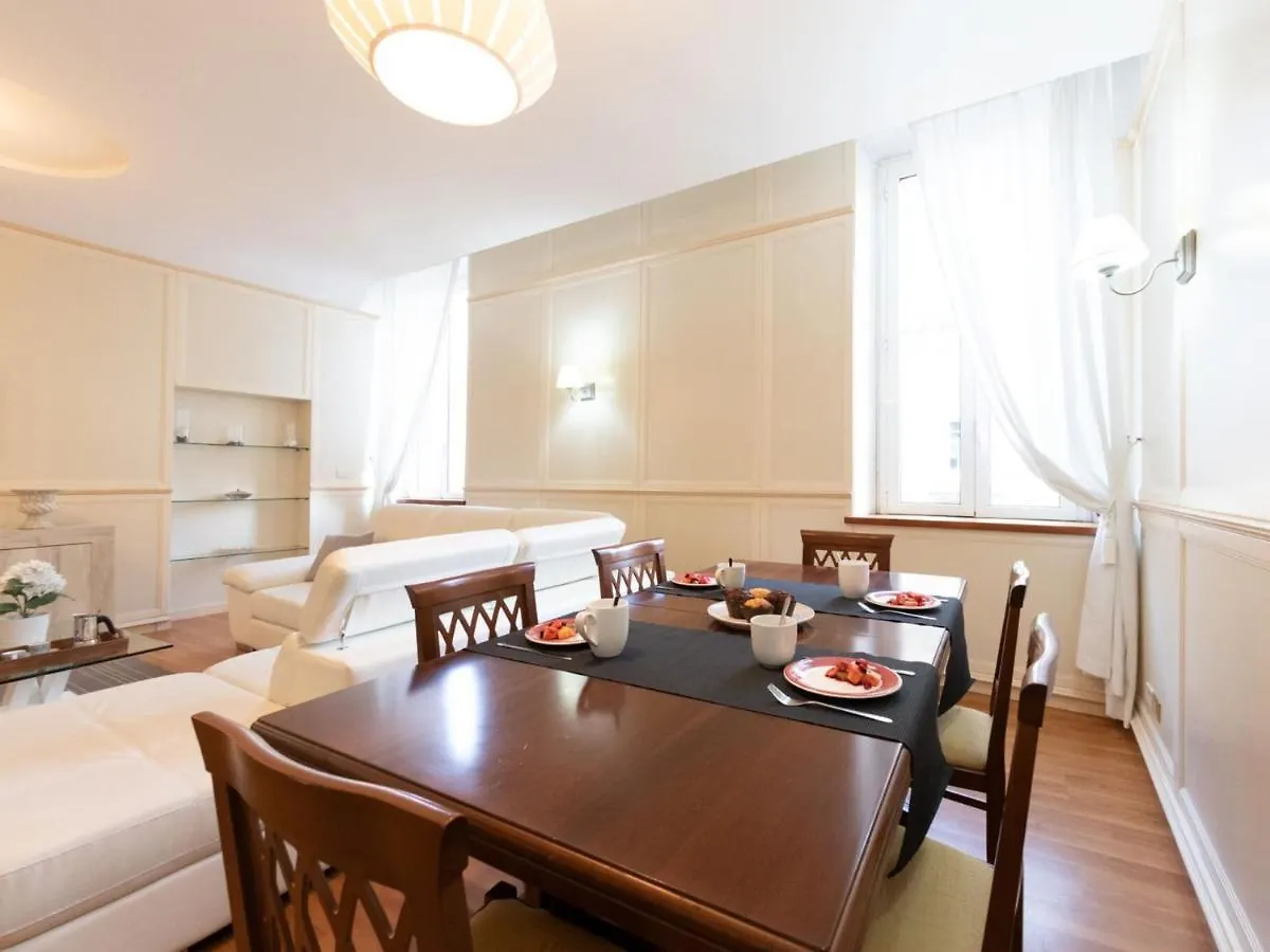 The Best Rent - Stylish One-Bedroom Apartment In Piazza Barberini Rome